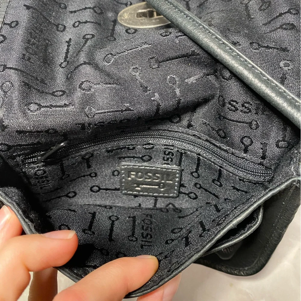 Fossil Pebbled Black Leather w/ Silver Tone Hardware Mini Crossbody Purse Bag - Picture 4 of 9